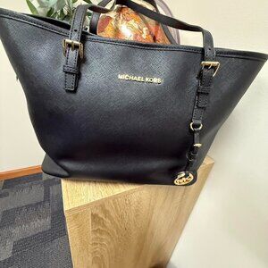 Michael Kors large Jet Set Saffiano tote bag in black